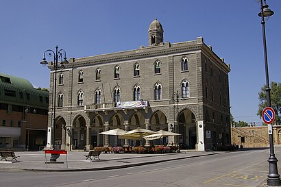 Come arrivare a Duomo Di San Mauro con i mezzi pubblici - Informazioni sul luogo