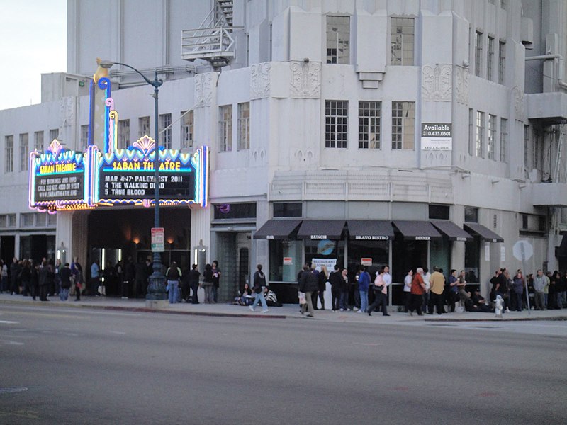 File:PaleyFest 2011 - lining up for the Walking Dead panel (5499987001).jpg