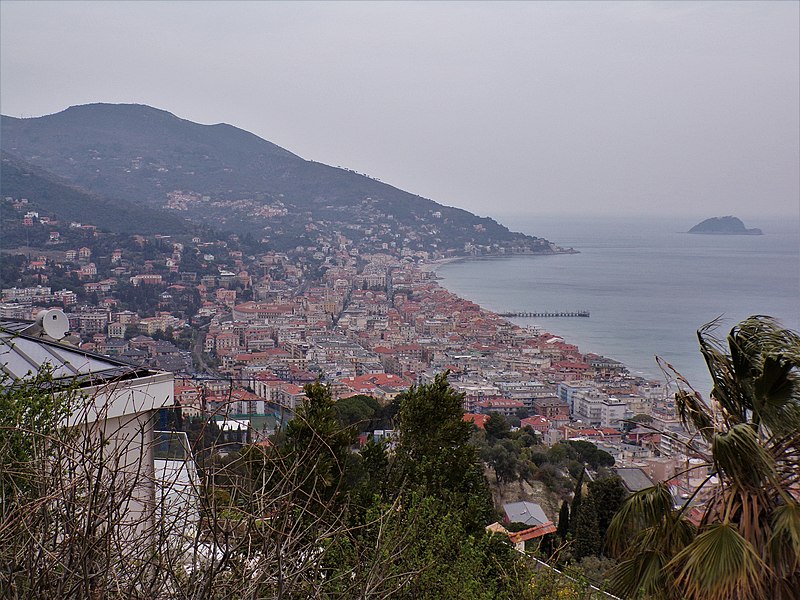 File:Panoràmma de Aràsce (2).jpg