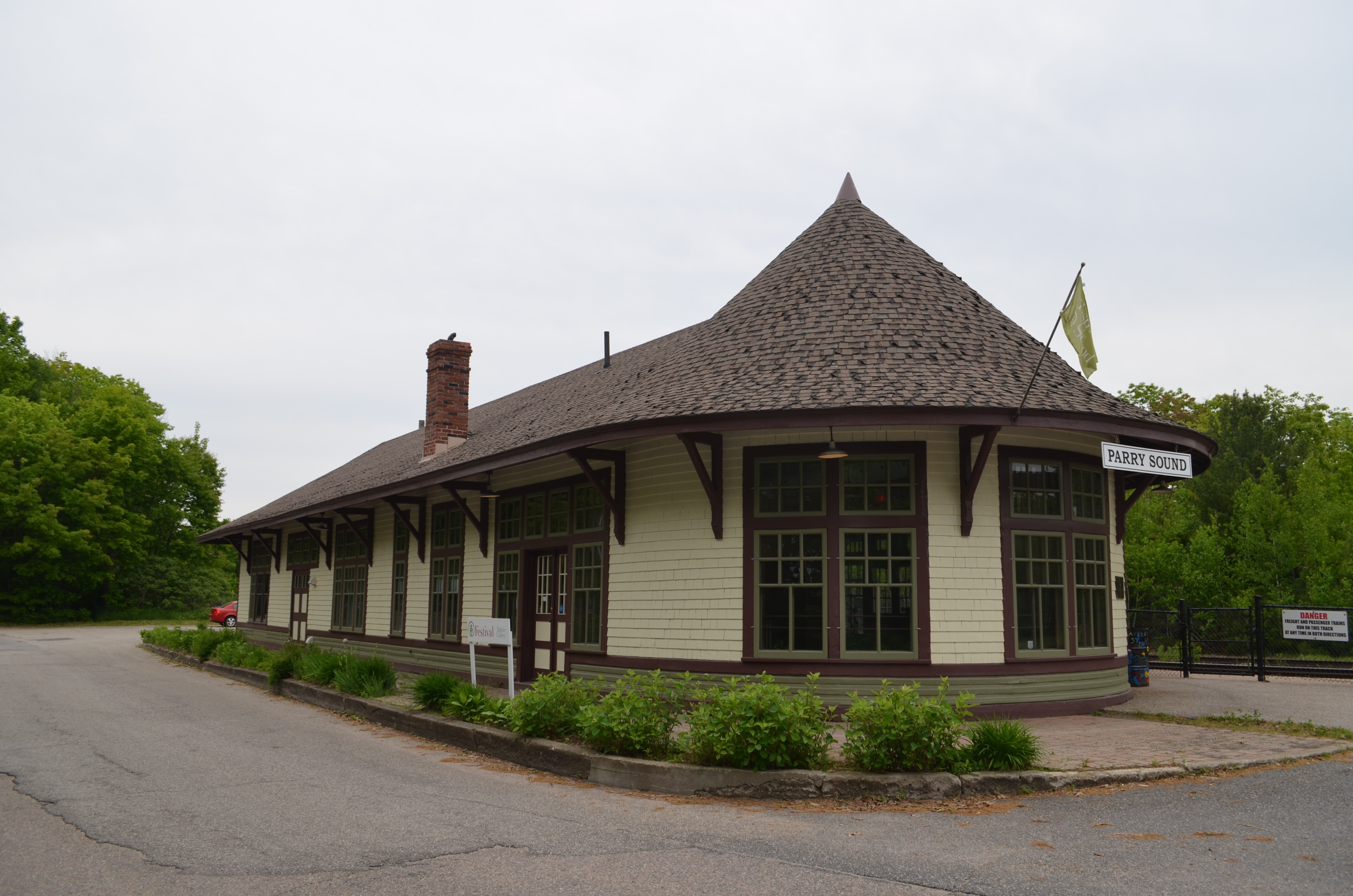 Парри-саунд, Онтарио, Канада. Parry Sound Ontario. Parry Sound. Tudor Architecture.