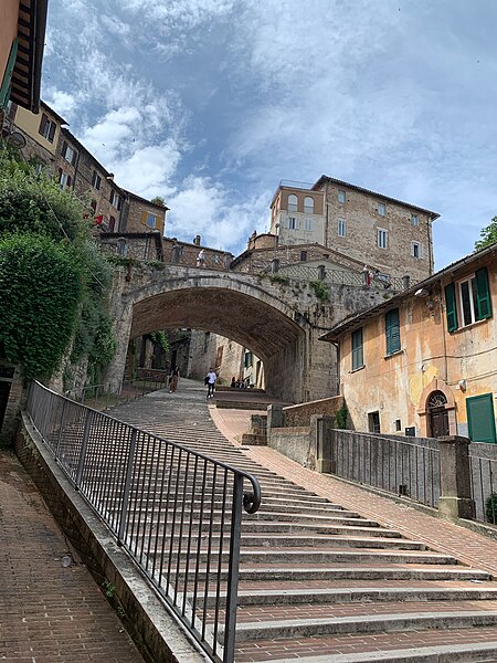 File:Perugia 17 07 13 775000.jpeg