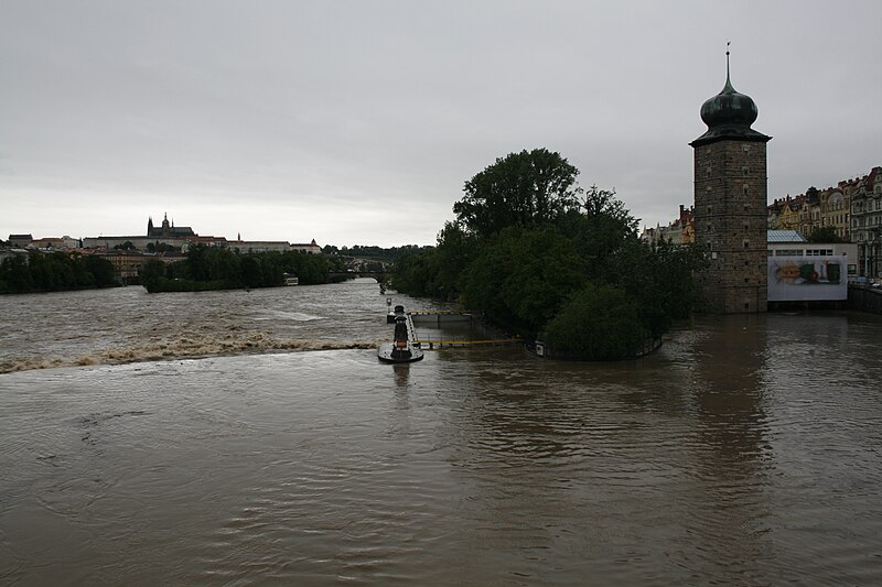File:Povodně v Praze na Vltavě 2013 4727.JPG