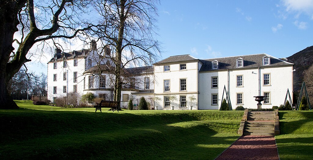 Small picture of Prestonfield House Hotel courtesy of Wikimedia Commons contributors