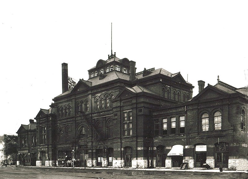 File:Pullman company town, Arcade Building, 1925-1926.jpg