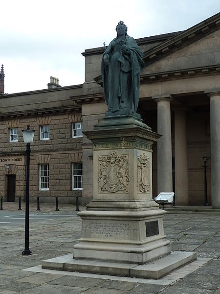 File:Queen Victoria Statue in Chester Castle Square.JPG