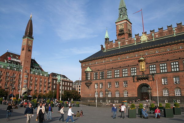 Rådhuspladsen with Palace Hotel and the City hall