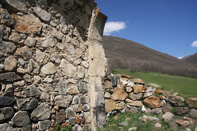 File:Red or Mkher Monastery 53.jpg