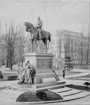 Reiterstandbild Kaiser Wilhelm I. im Schlossgarten (Kiel 71.050).jpg