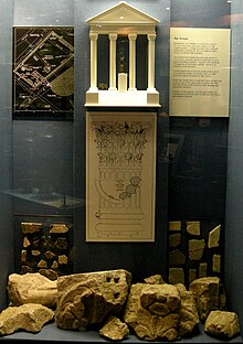 Display showing temple pieces from Longmarket site Roman Museum 098.jpg