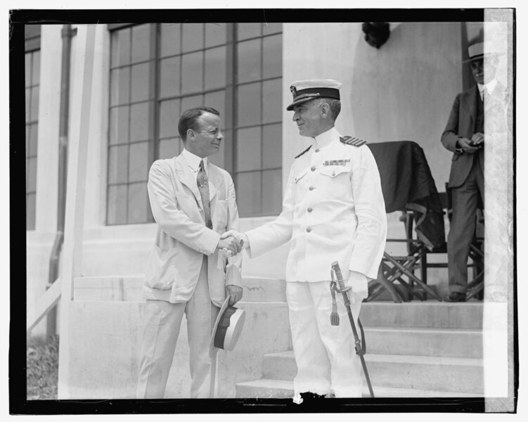 File:Roosevelt & Capt. E.L. Brunett, 7-2-23 LOC npcc.08971.tif