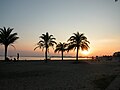 Coucher de soleil sur la promenade maritime.