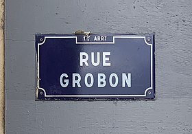 Voir la plaque.