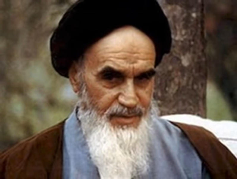 File:Ruhollah Khomeini in the late 1978.png