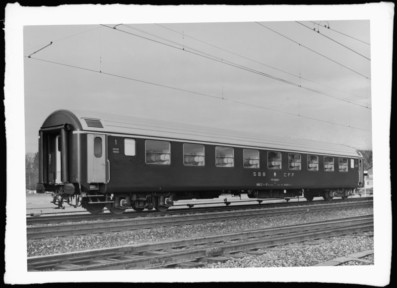 File:SBB Historic - F 125 00001-120 - A 51 85 19-80 022-2 RIC-Personenwagen.tif