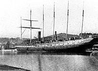 První fotografie lodi z dubna 1844. Jedná se o loď SS Great Britain krátce po spuštění v kanálu Cumberland Basin.[29]