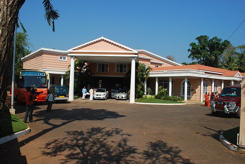 File:Sadhoo Kalyana Mandapam, Kannur.jpg