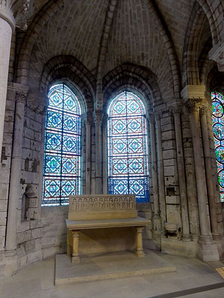 File:Saint-Denis (93), basilique Saint-Denis, chapelle Ste-Osmanne.JPG