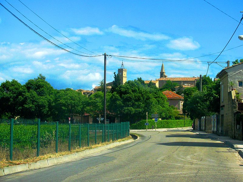 File:Saint-Quentin-la-Poterie Vue générale.jpg