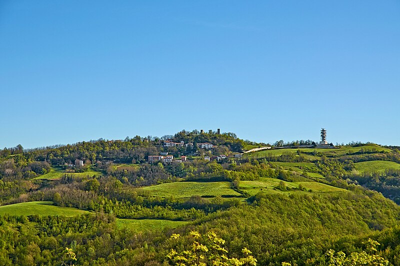 File:Sant'Alosio e le sue torri - panoramio.jpg