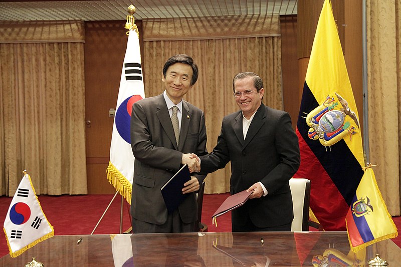 File:Seúl, Reunión con el Canciller Byung-Se Yun (9502052803).jpg