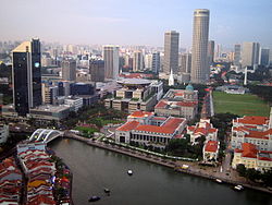 Singaporejoki OCBC centrestä nähtynä.