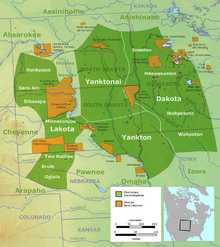 Map showing the general locations of the tribes and subtribes of the Sioux by the late 18th century; current reservations are shown in orange. Sioux01.png