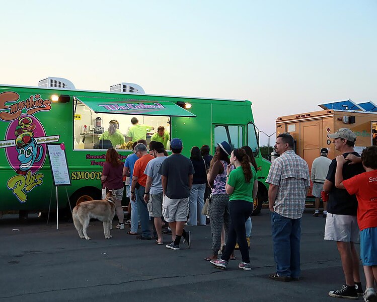 File:Smoothie food truck at Syracuse Jazz Fest.jpg