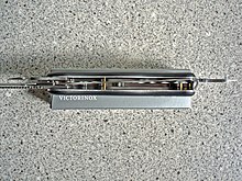 Dual liner lock system as used in the Soldatenmesser 08 and various other Victorinox 111 mm models Soldatenmesser 08 dual liner lock system.JPG