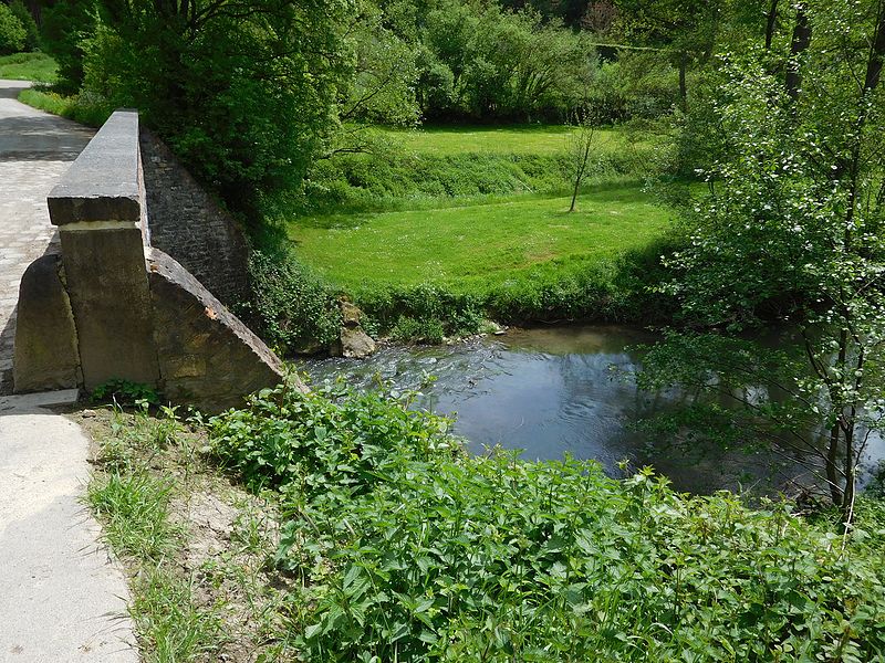 File:Soulme, la rivière Hermeton.JPG