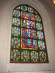 Sankt Nikolai kyrka, Halmstad, ett av de blyinfattade fönstren (1955).