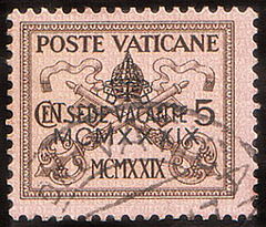 Timbre des Postes vaticanes avec, en surimpression la mention SEDE VACANTE MCMXXXIX (1939)