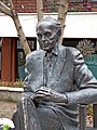 Statue of Tom Lantos in Budapest-2.jpg