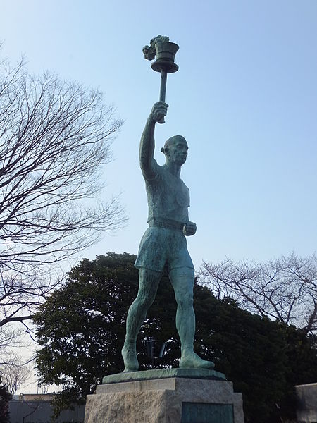 File:Statue of the Mitsuzawa park.jpg