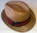 کلاه حصیری فدورا (۱۹۶۰) از شرکت بین‌المللی کلاه، در ایالات متحده