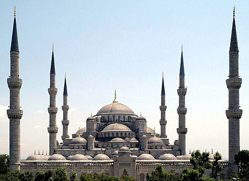 Sultanahmet Camisi'nin restorasyon çalışmaları devam ediyor.