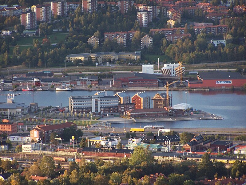 File:Sundsvall Inre Hamnen.jpg