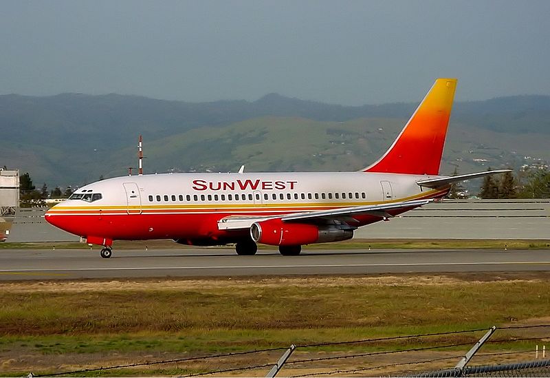 File:Sunwest International Boeing 737-200 Spijkers.jpg