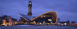 Teepott och Warnemündes fyr.