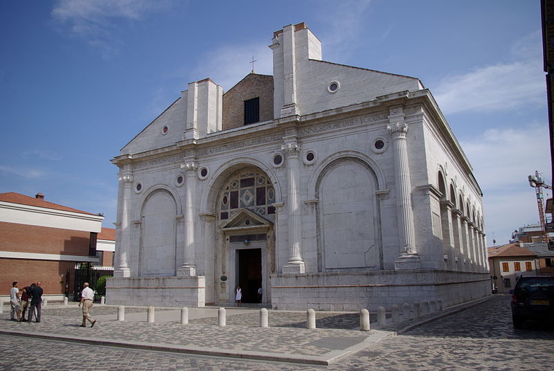 File:Tempio Malatestiano 4.JPG