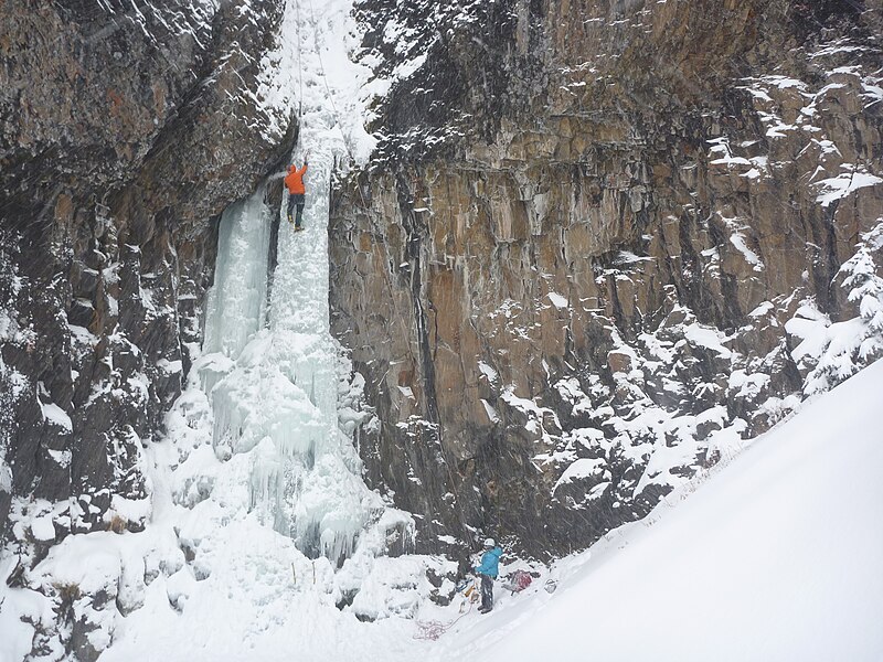 File:The Elevator Shaft (WI3-4) Montana.jpg