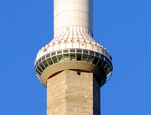 Cn Tower: Lage und Umgebung, Geschichte, Beschreibung