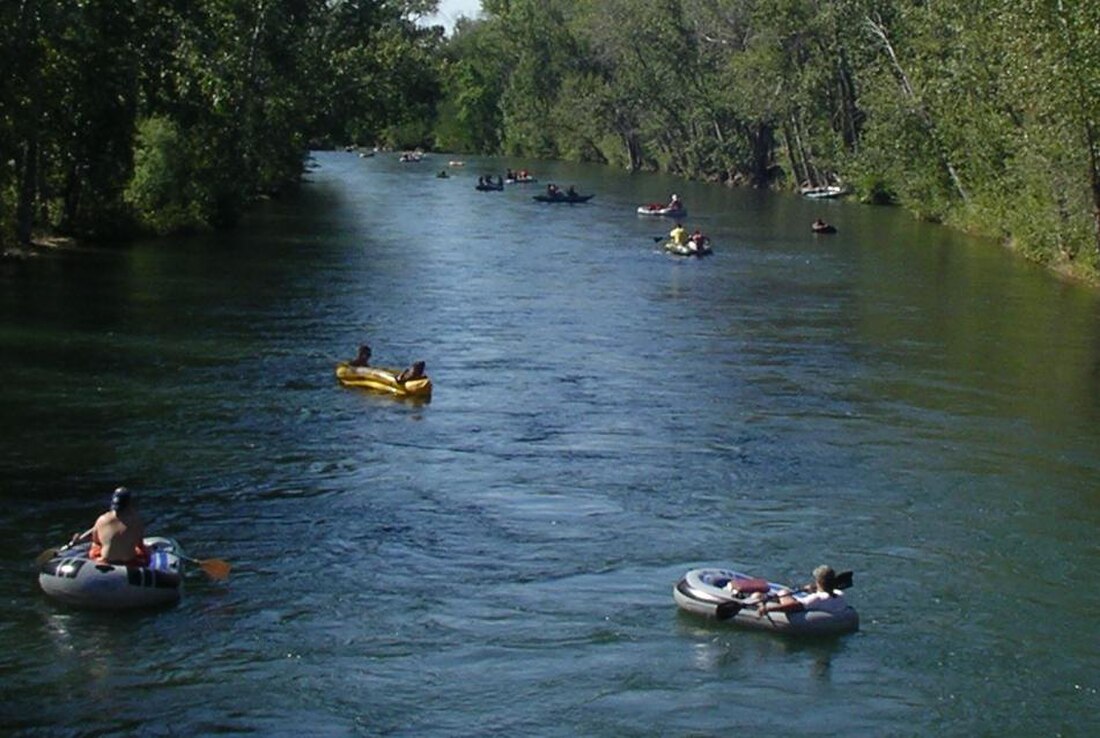 File:Tubers Float the Boise River.JPG