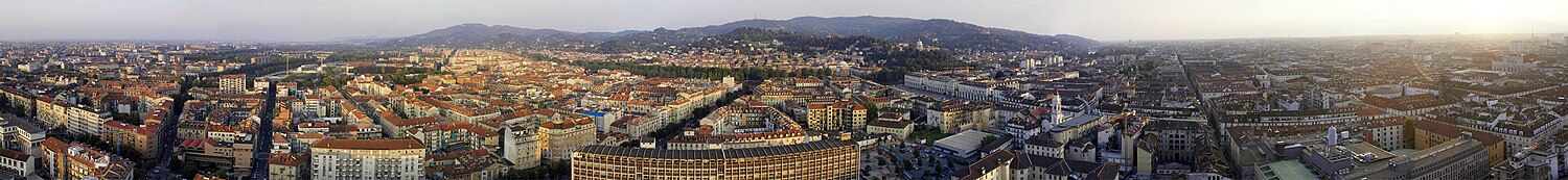 Torino vidata de la Mole Antonelliana.