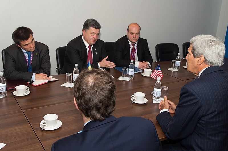 File:Ukrainian President Poroshenko Addresses Reporters During Meeting With Secretary Kerry at NATO Summit in Wales (15138609055).jpg