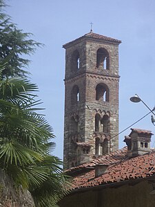 Valperga église de San Giorgio Campanile 02.jpg