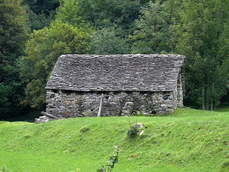 File:Verzasca Hut.JPG