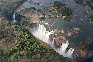 Les chutes Victoria. (définition réelle 4 107 × 2 738)