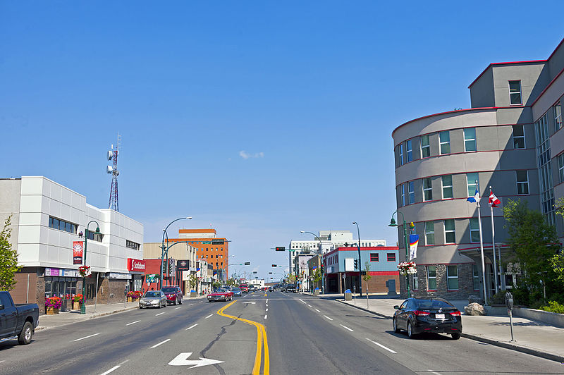 File:View N along 50th Avenue in downtown Yellowknife, NT.jpg