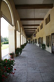 The barchessa of the Villa Emo VillaEmo 2007 07 17 06.jpg