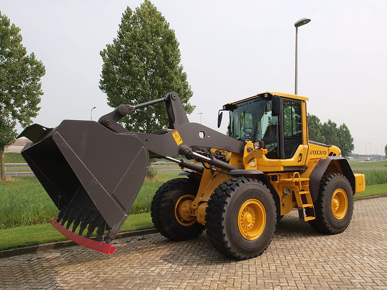 File:Volvo L90F p3.JPG